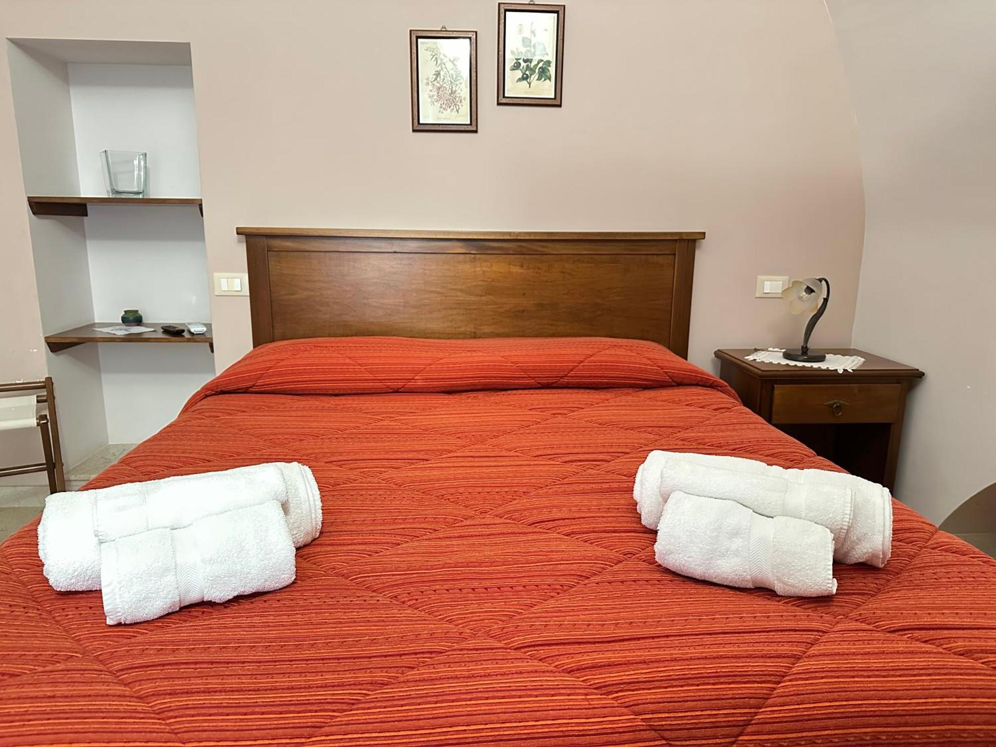 Historic B&B Apartments Home Chiaramonte Gulfi Eksteriør bilde
