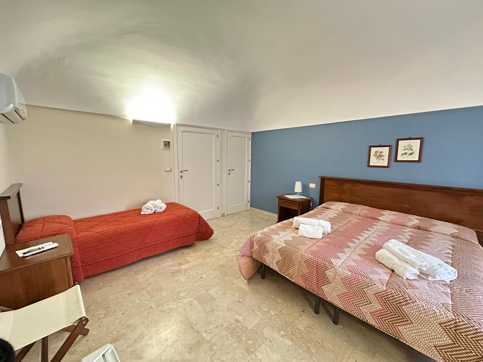 Historic B&B Apartments Home Chiaramonte Gulfi Eksteriør bilde